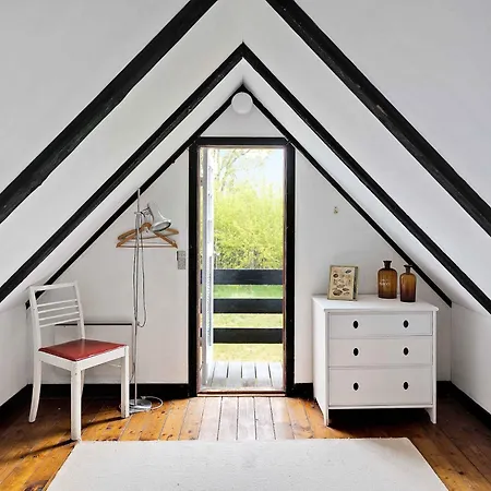 펜션 Charming Near The